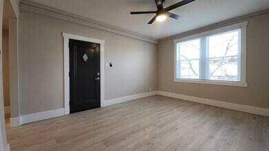 6616 Alamo Ave, Unit 2W in Clayton, MO - Foto de edificio - Building Photo