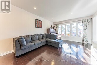 43 Sherwood Forest Dr in Markham, ON - Building Photo - Building Photo