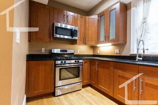 1592 Beacon St, Unit 3 in Brookline, MA - Building Photo