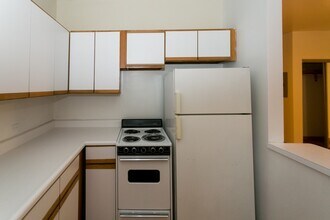 640 W Barry Ave in Chicago, IL - Foto de edificio - Building Photo