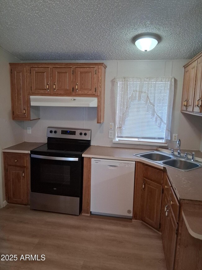 28018 N 239th Ave in Wittmann, AZ - Building Photo - Building Photo