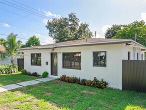 4020 NW 1st Ave in Miami, FL - Building Photo - Building Photo