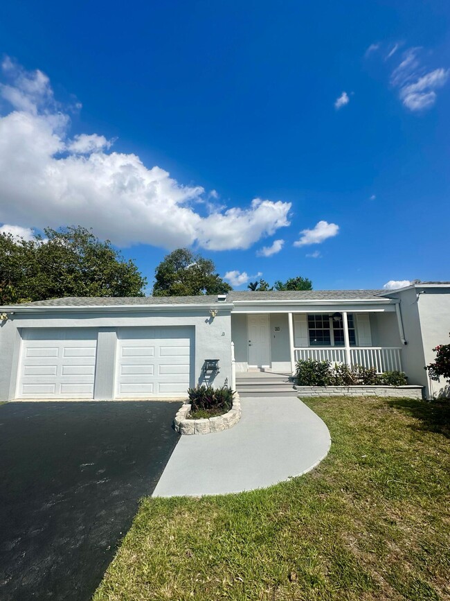 33 NW 118th St in Miami, FL - Building Photo - Building Photo