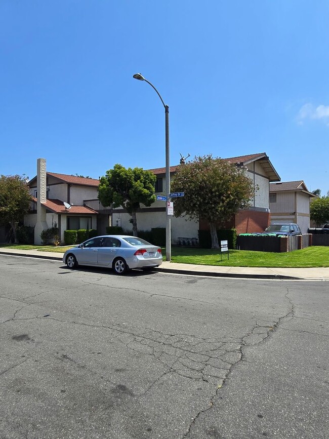 property at 830 Jennifer Ln