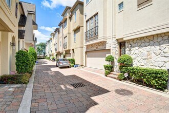 2731 Sherwin St in Houston, TX - Building Photo - Building Photo