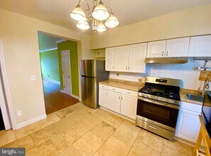 305 S Lehigh St in Baltimore, MD - Building Photo - Building Photo