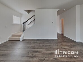 291 Hanging Elm Ln in Fuquay Varina, NC - Building Photo - Building Photo