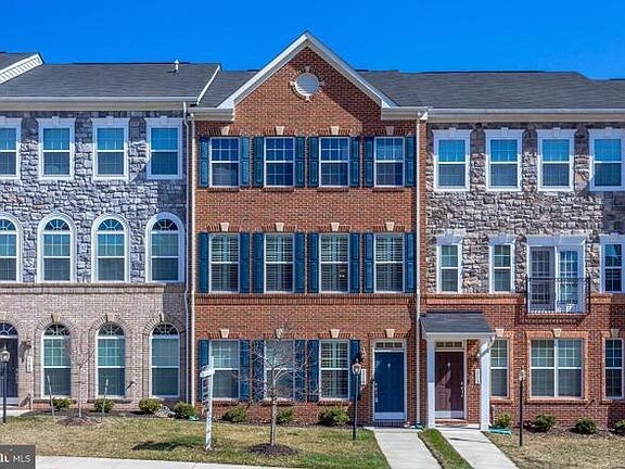 1711 Taymount Terrace NE in Leesburg, VA - Building Photo