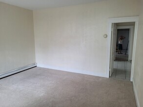 39 Irving St in Everett, MA - Building Photo - Building Photo