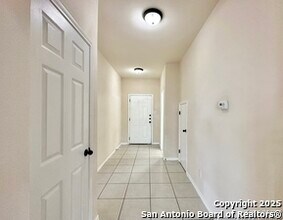 8713 Pensive Dr in Converse, TX - Building Photo - Building Photo