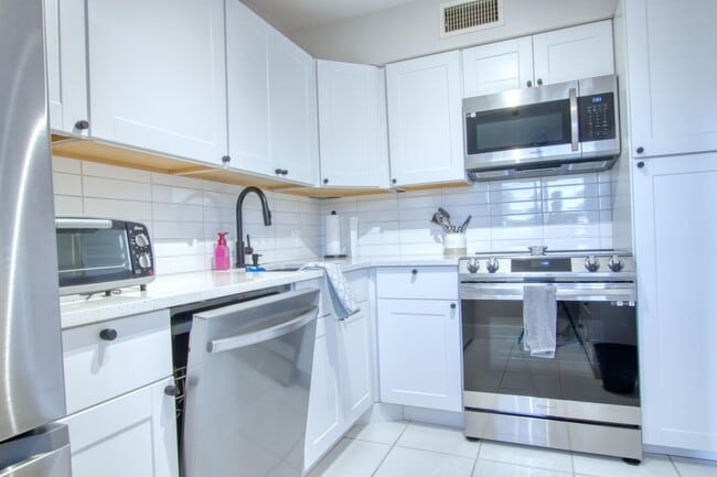4236 Deste Ct in Greenacres, FL - Building Photo - Building Photo