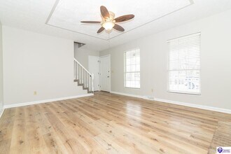 214 Eagle Way in Elizabethtown, KY - Building Photo - Building Photo