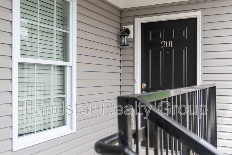 7302 Tiger Wy in Louisville, KY - Building Photo