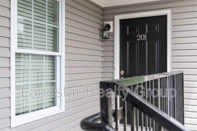 7310 Tiger Wy in Louisville, KY - Building Photo - Building Photo