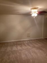 4811 Waltonshire Cir in Olney, MD - Foto de edificio - Building Photo