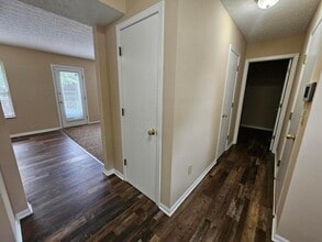 5601 Asbury Ridge Ct in Columbus, OH - Building Photo - Building Photo