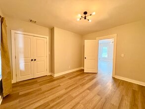 80 Garside St, Unit 2R in Newark, NJ - Building Photo - Building Photo