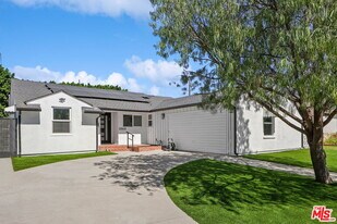 12849 Tiara St in Los Angeles, CA - Building Photo