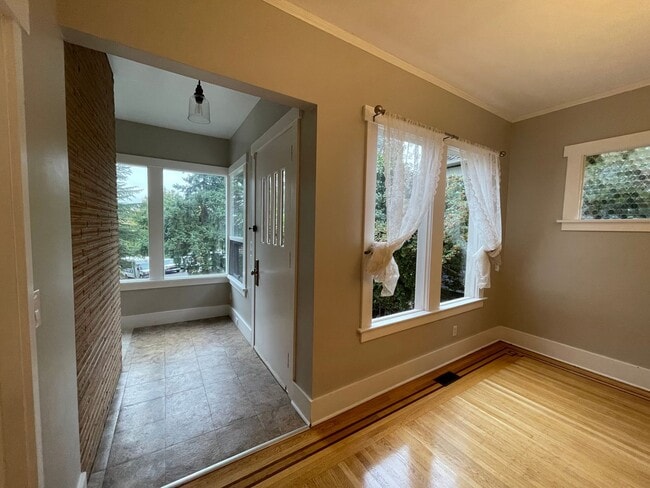 2423 11th Ave E in Seattle, WA - Building Photo - Building Photo