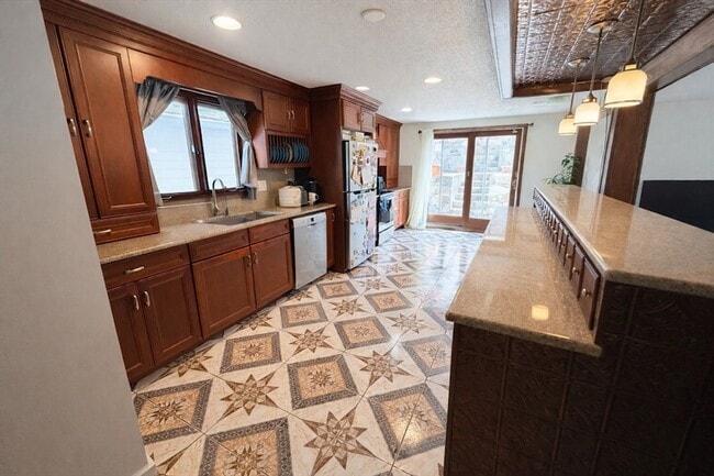 183 Forest St in Arlington, MA - Building Photo - Building Photo