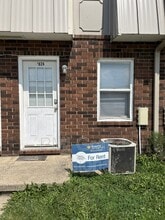 1628 University Dr in Charleston, IL - Building Photo - Building Photo