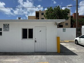 856 SW 6th St, Unit 106 in Miami, FL - Building Photo - Building Photo