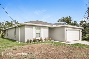 494 Hoffer St in Port Charlotte, FL - Building Photo