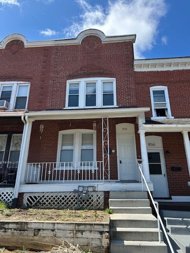 property at 854 N Penn St