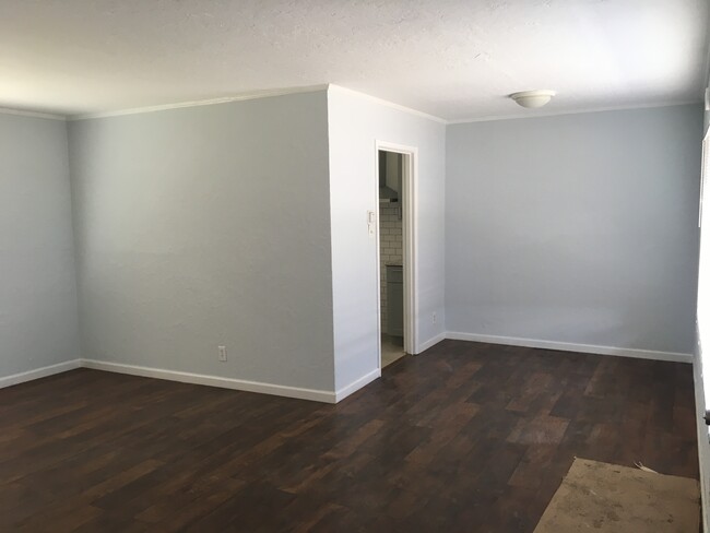 10051 Bernhardt Dr in Oakland, CA - Building Photo - Building Photo