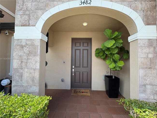 3482 W 114th Terrace in Hialeah, FL - Building Photo - Building Photo