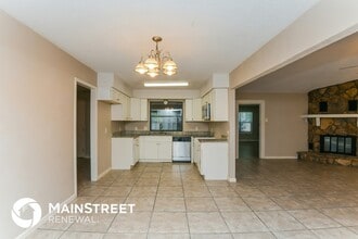 1905 Christopher Dr in Fort Worth, TX - Foto de edificio - Building Photo