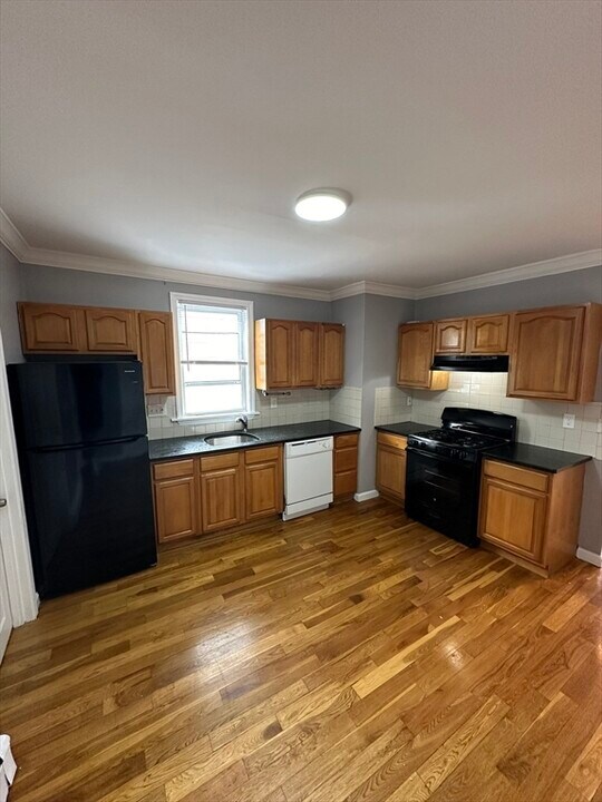 288 Highland St, Unit 3 in Boston, MA - Foto de edificio