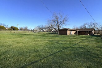 1323 SE Clover Ln in Lawton, OK - Building Photo - Building Photo