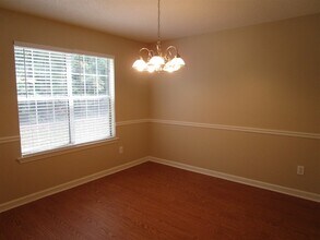 204 Carrie Dr in Dallas, GA - Foto de edificio - Building Photo