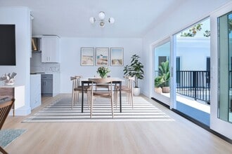 A Santa Monica Sanctuary: 834 Fourth Street in Santa Monica, CA - Building Photo - Building Photo