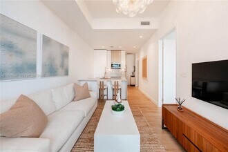 2655 S Bayshore Dr in Miami, FL - Building Photo - Building Photo