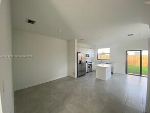 11803 SW 247th Ter in Princeton, FL - Building Photo - Building Photo