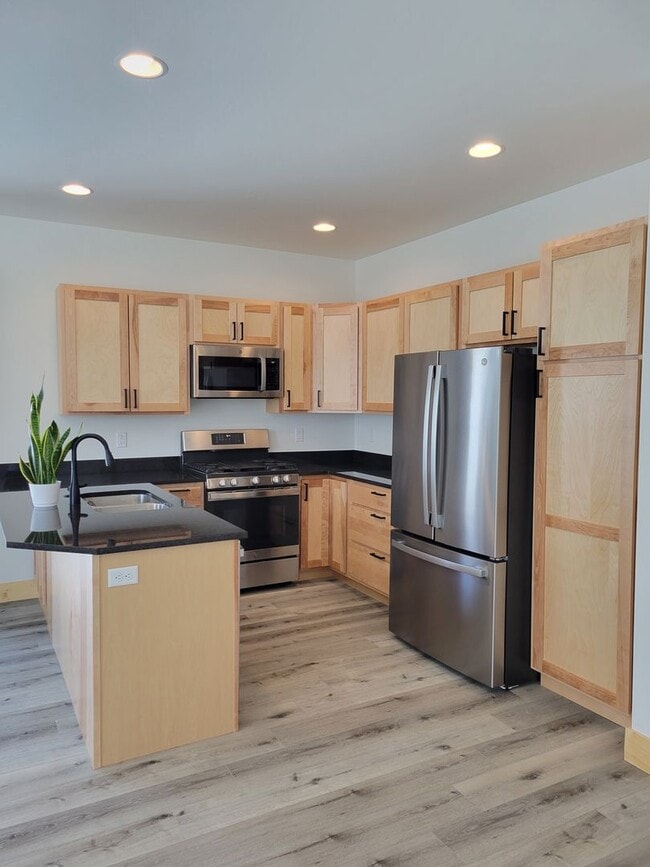 152 S Iowa St in Three Forks, MT - Building Photo - Building Photo