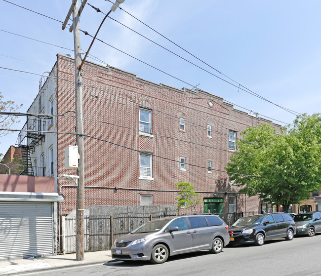 715 Riverdale Ave in Brooklyn, NY - Building Photo - Building Photo