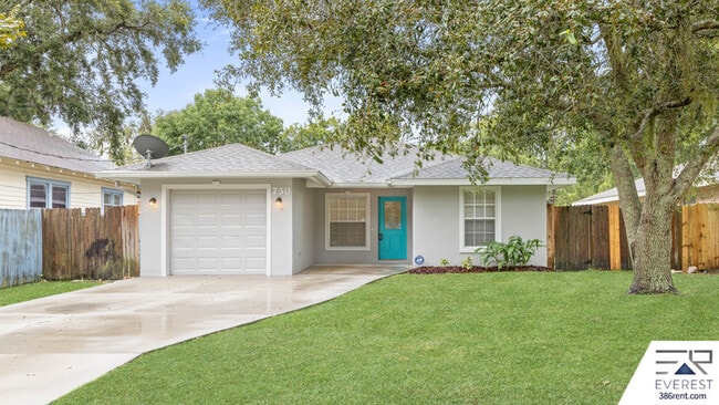 730 Flora St in Daytona Beach, FL - Building Photo - Building Photo