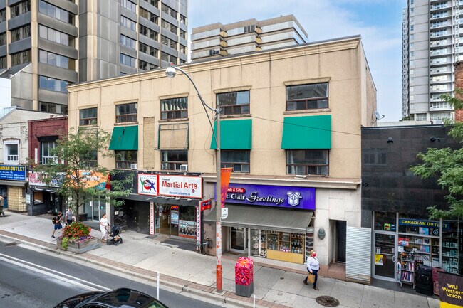 1421-1425 Yonge St