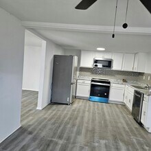 1403 E 4th Ave in Corsicana, TX - Building Photo - Building Photo