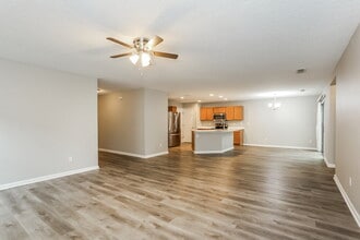 11755 Alexandra Dr in Jacksonville, FL - Foto de edificio - Building Photo