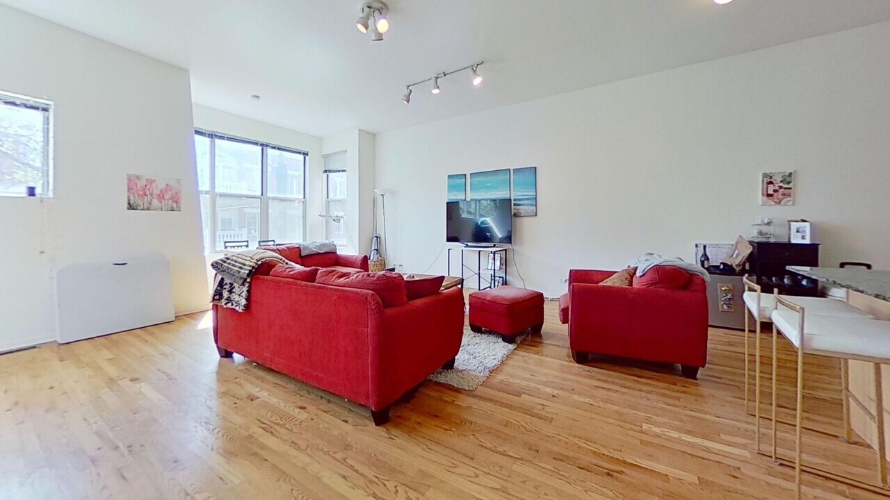 2755 N Lincoln Ave in Chicago, IL - Building Photo
