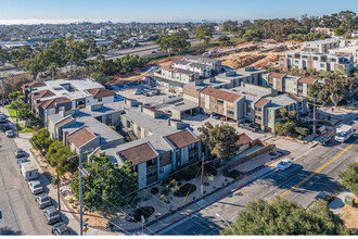 Golden Glen Apartments in San Diego, CA - Foto de edificio - Building Photo