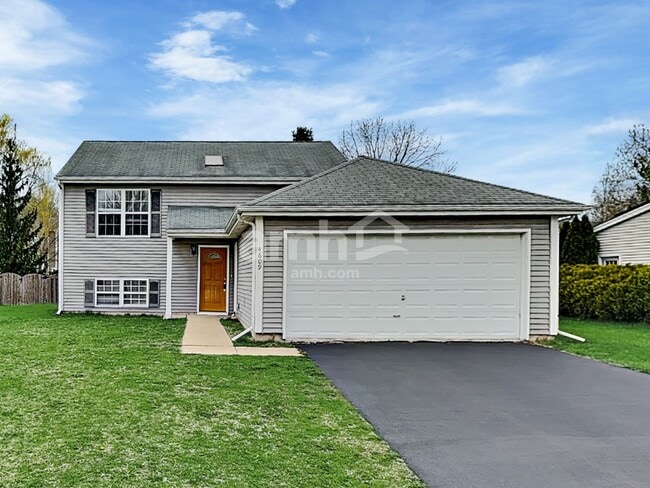 property at 4609 Vista Dr