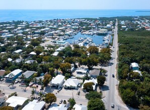 102 Marina Ave in Key Largo, FL - Building Photo - Building Photo