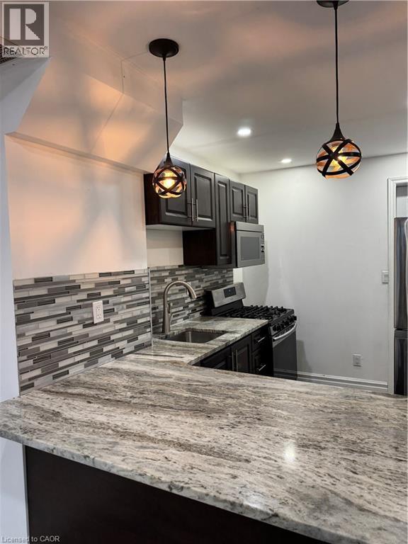 1152 King St E in Hamilton, ON - Building Photo - Building Photo