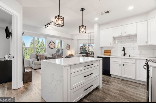 property at 200 River Vista Dr