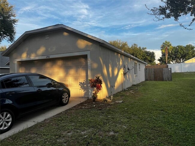 12910 Lake Vista Dr in Gibsonton, FL - Building Photo - Building Photo